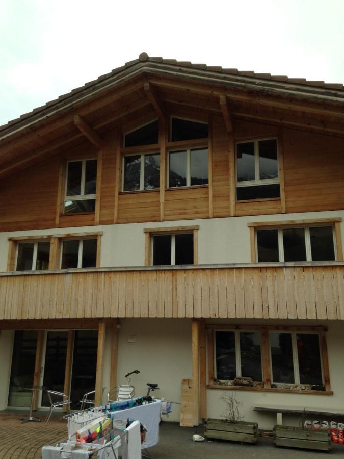 2-Zimmer Ferienwohnung,Parterre,Sitzplatz,Garage Adelboden Zewnętrze zdjęcie
